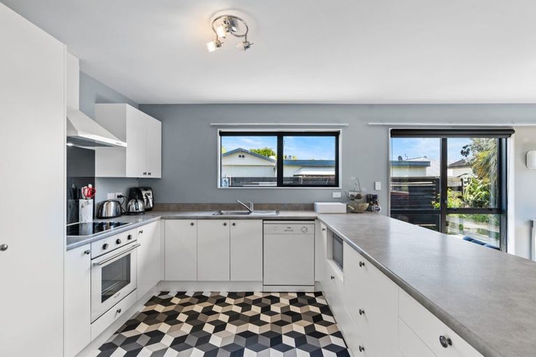 Photo of property in 64 Cuffs Road, Wainoni, Christchurch, 8061