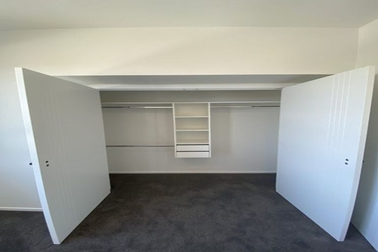 Photo of property in 43 Tirimoana Road, Te Atatu South, Auckland, 0602