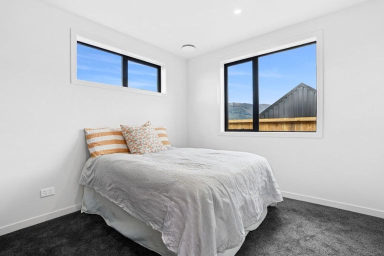 Photo of property in 42 Doug Ledgerwood Drive, Wanaka, 9305