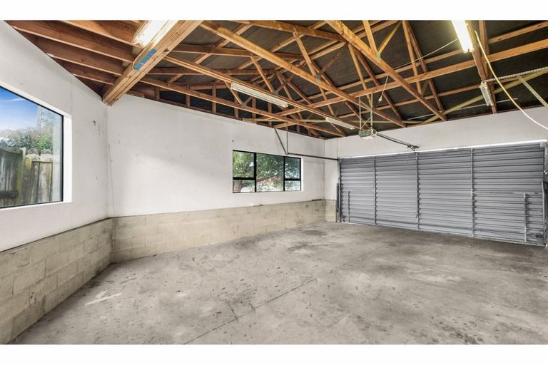 Photo of property in 1/1 Meadowvale Avenue, Forrest Hill, Auckland, 0620