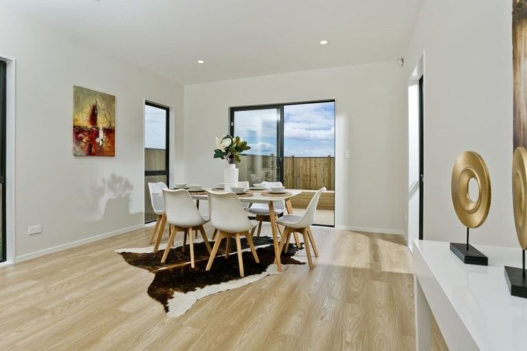 Photo of property in 18 Surf View Crescent, Red Beach, 0932