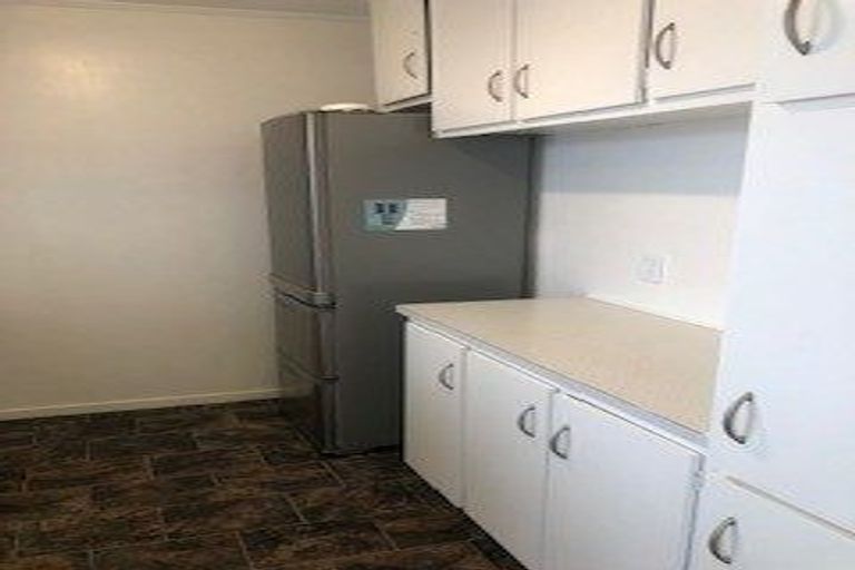 Photo of property in 2/1 Northall Road, New Lynn, Auckland, 0600