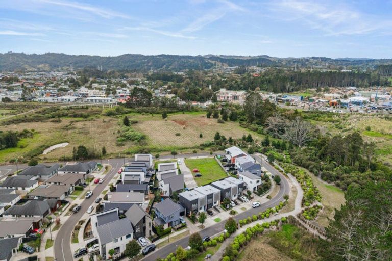 Photo of property in 25 Konoba Avenue, Kumeu, 0810