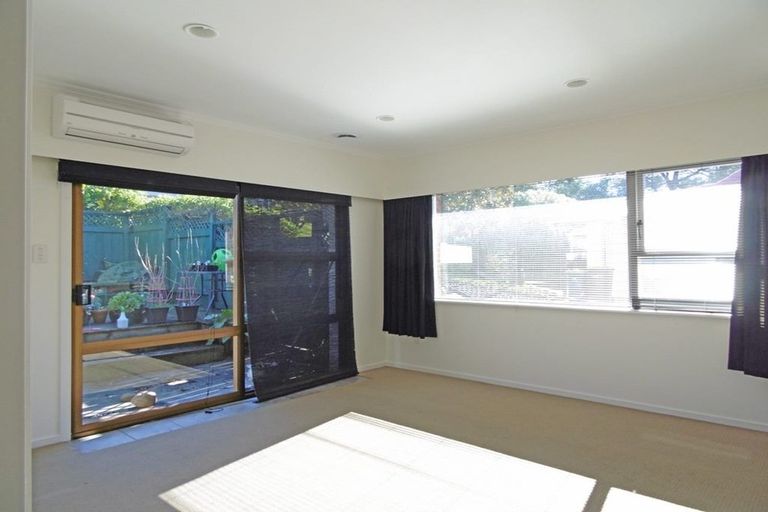 Photo of property in 6 Keldale Place, Forrest Hill, Auckland, 0620