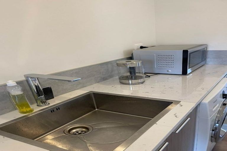 Photo of property in 3 Kahu Close, Orewa, 0931