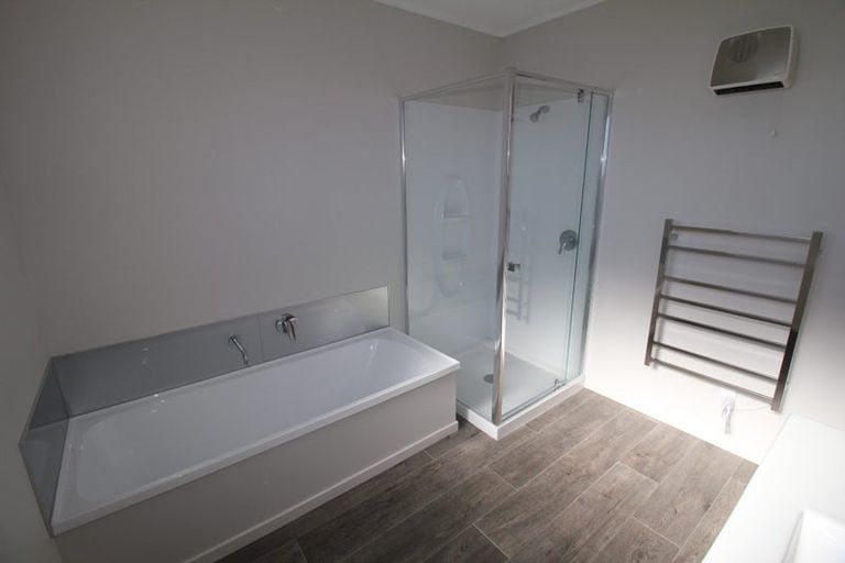 Photo of property in 21 Glen Alton Avenue, Paparangi, Wellington, 6037