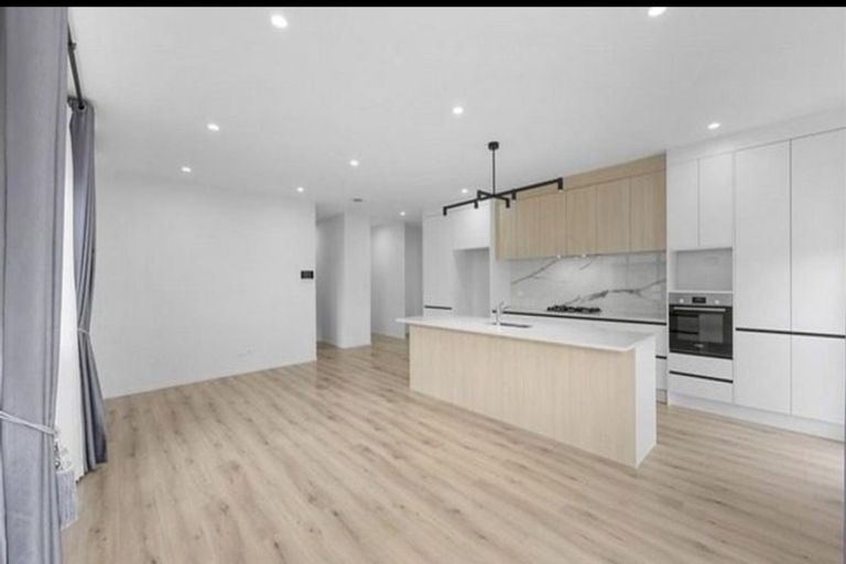 Photo of property in 57 Drumbuoy Drive, Flat Bush, Auckland, 2019