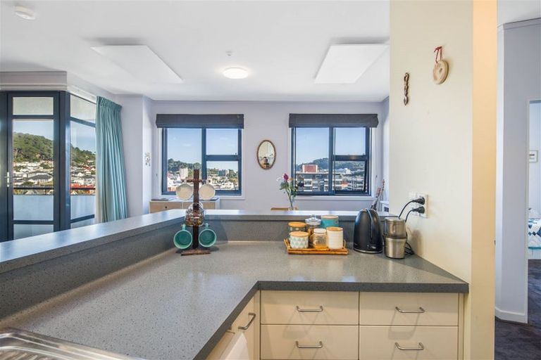 Photo of property in 17 Kent Terrace - Kent Apartments, 7b/16 Kent Terrace, Mount Victoria, Wellington, 6011