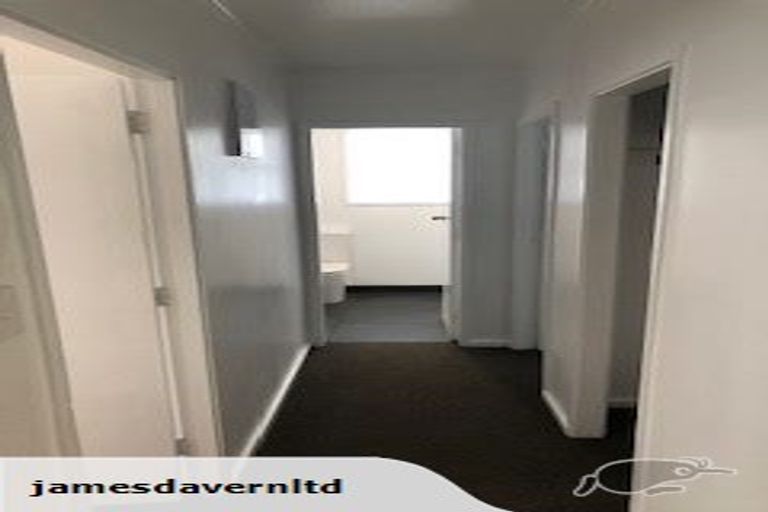 Photo of property in 7 Kotuku Street, Te Atatu Peninsula, Auckland, 0610