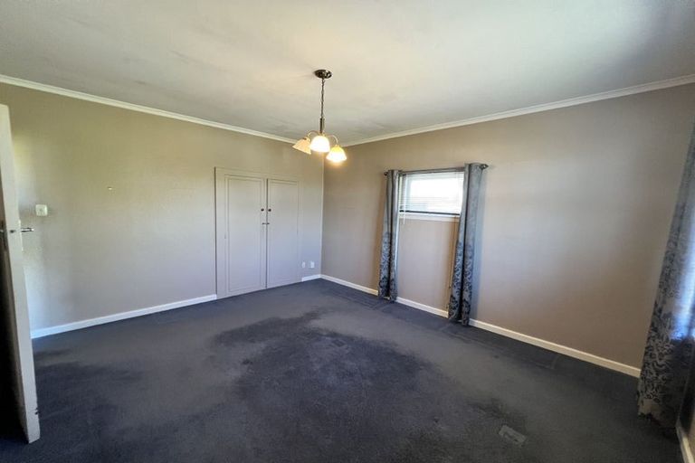 Photo of property in 33 Neill Street, Hornby, Christchurch, 8042