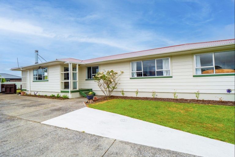 Photo of property in 21 Rewa Street, Inglewood, 4330