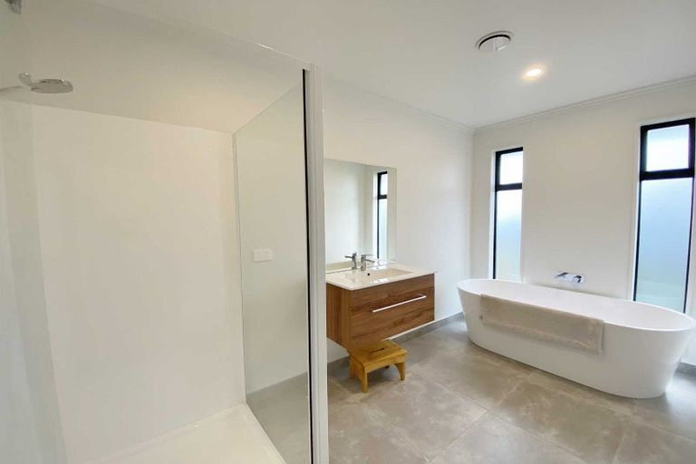 Photo of property in 192 Faringdon Boulevard, Rolleston, 7615