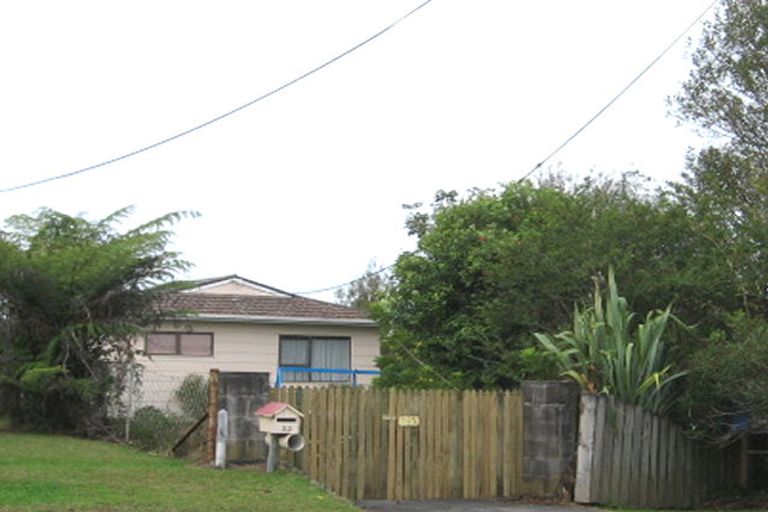 Photo of property in 32 Huruhuru Road, Massey, Auckland, 0614