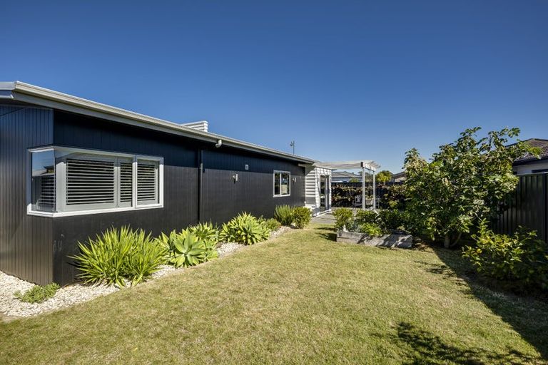 Photo of property in 14 Pacific Avenue, Poraiti, Napier, 4112