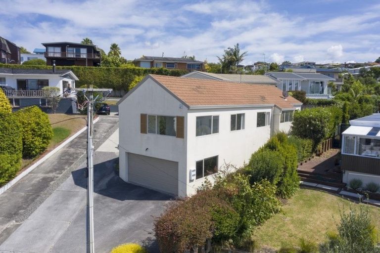 Photo of property in 17 Bevyn Street, Castor Bay, Auckland, 0620