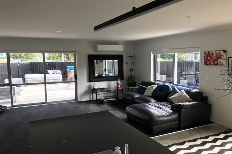 Photo of property in 14 Passchendaele Grove, Trentham, Upper Hutt, 5018