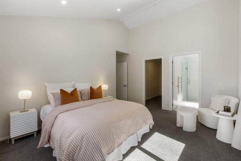 Photo of property in 14 Sainsbury Road, Fernhill, Queenstown, 9300
