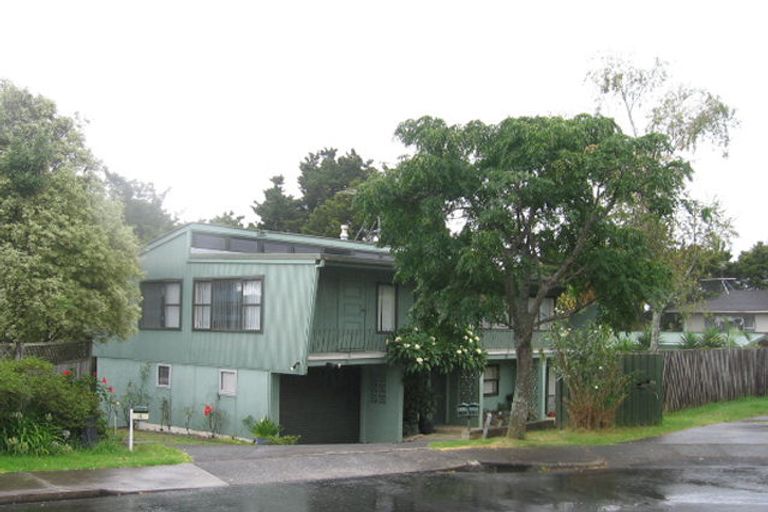Photo of property in 2/14 Nicholson Place, Hillcrest, Auckland, 0627
