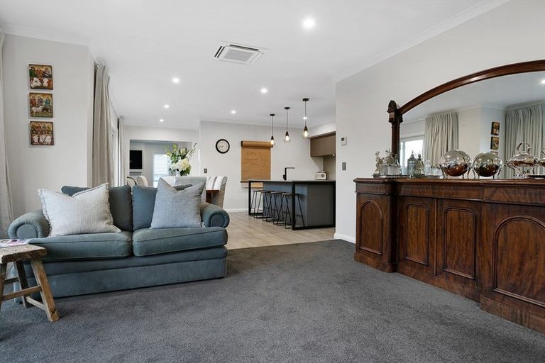 Photo of property in 8 Richards Street, Cambridge, 3434