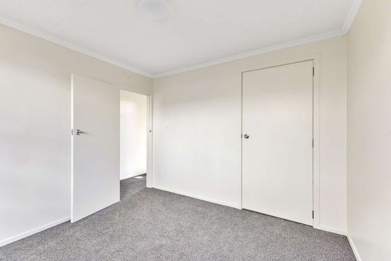 Photo of property in 12 South Road, Moturoa, New Plymouth, 4310