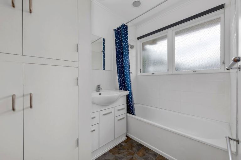 Photo of property in 1/16 Portadown Avenue, Pakuranga Heights, Auckland, 2010