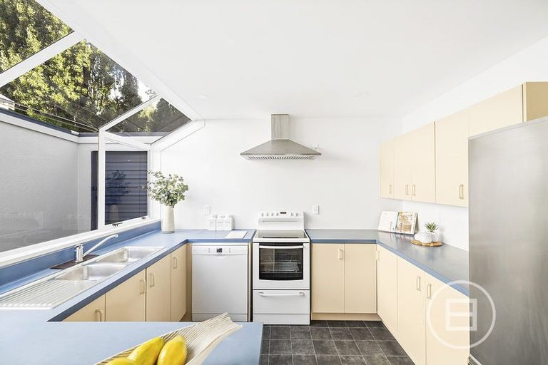 Photo of property in 28 Kawarau Place, Frankton, Queenstown, 9300