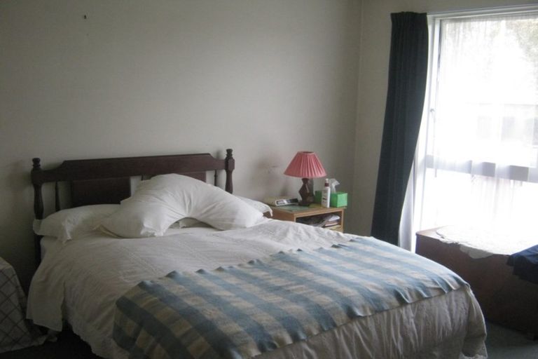 Photo of property in 1/2 Parkview Place, Avonhead, Christchurch, 8042