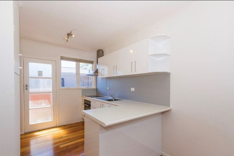 Photo of property in 11 Rewa Street, New Lynn, Auckland, 0600