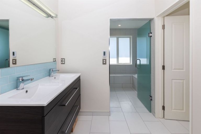 Photo of property in 141 Centaurus Road, Saint Martins, Christchurch, 8022