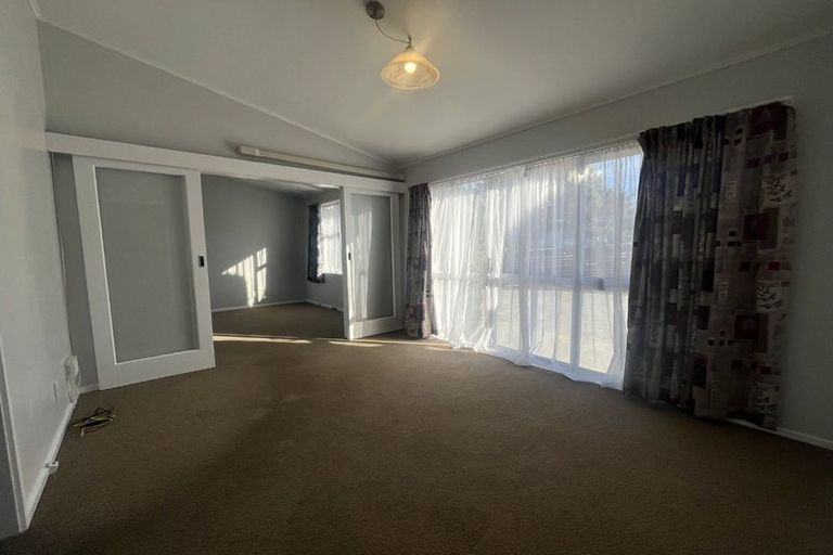 Photo of property in 30 Akaroa Drive, Maupuia, Wellington, 6022