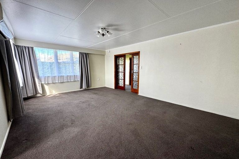Photo of property in 25 Waihi Road, Hawera, 4610