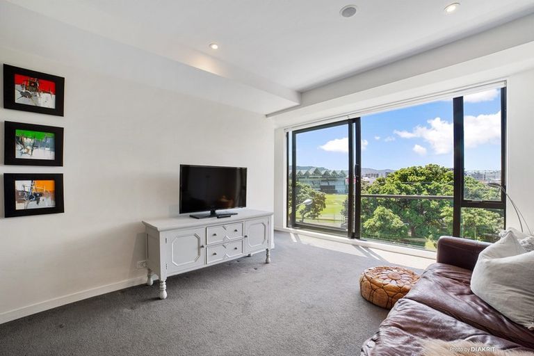Photo of property in Nouvo Apartments, 4a/21 Rugby Street, Mount Cook, Wellington, 6021