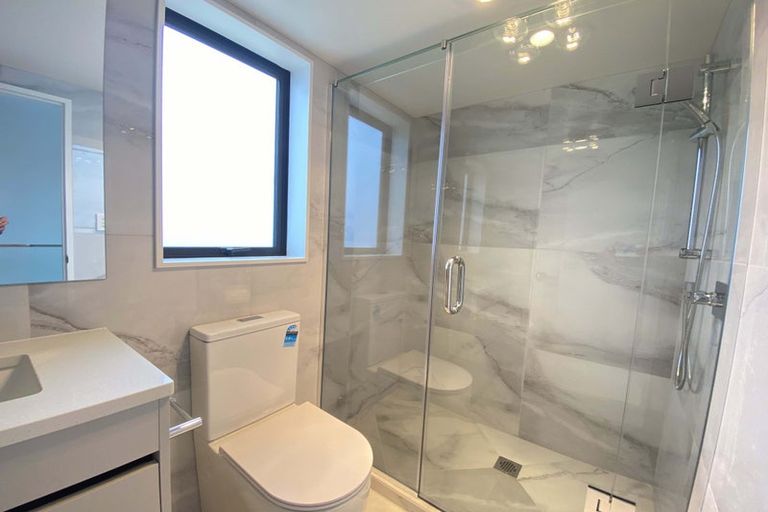 Photo of property in 42 Lavelle Road, Henderson, Auckland, 0612