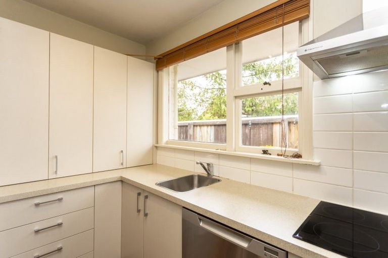 Photo of property in 2/11 Puriri Street, Riccarton, Christchurch, 8041