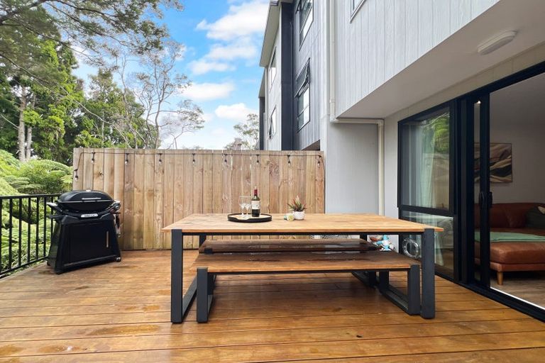 Photo of property in 31 Tokai Place, Glen Eden, Auckland, 0602