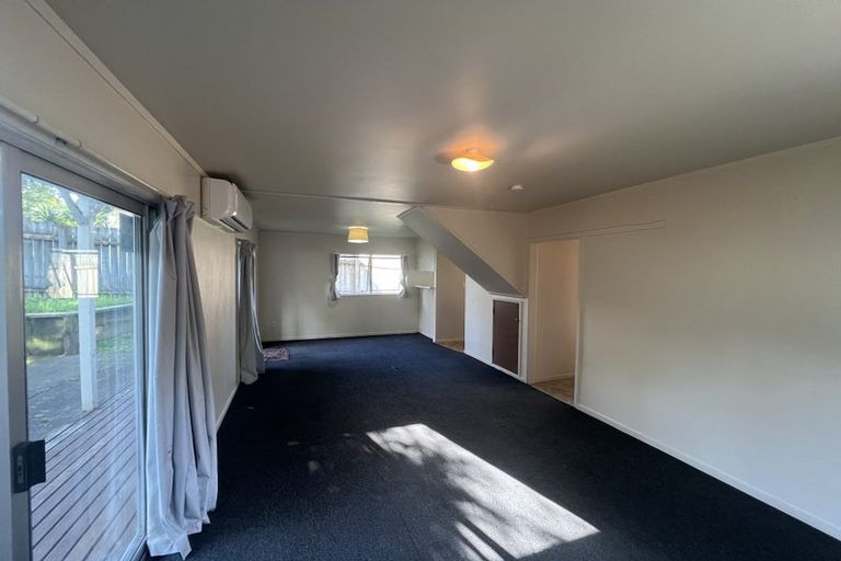 Photo of property in 99 Kemp Road, Massey, Auckland, 0614