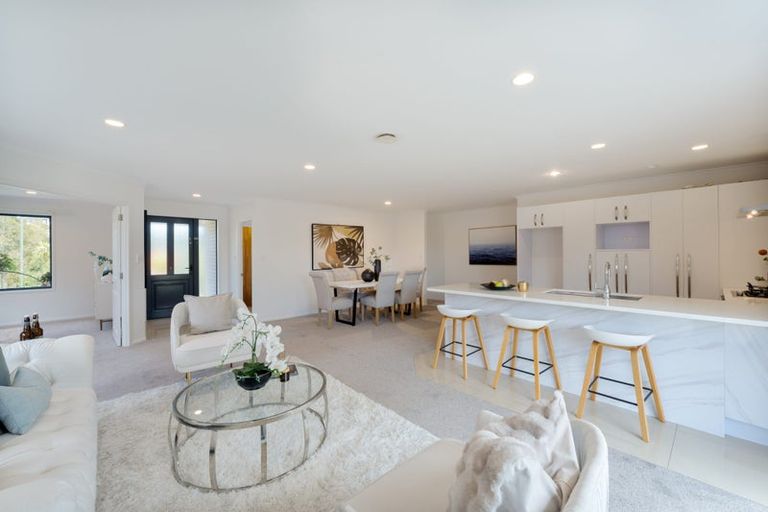 Photo of property in 4 Shiraz Place, Henderson, Auckland, 0612