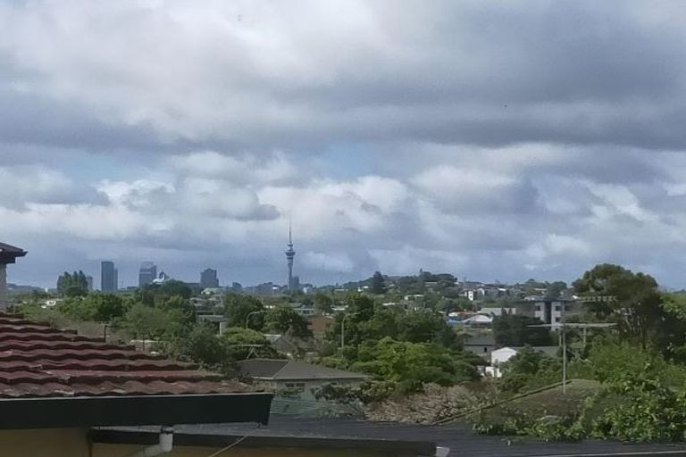 Photo of property in 22 Sunnybrae Road, Hillcrest, Auckland, 0627