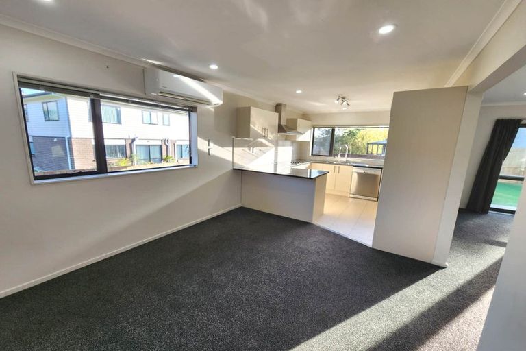 Photo of property in 37a Simpson Road, Ranui, Auckland, 0612
