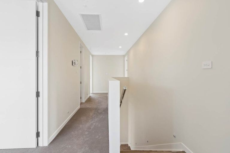 Photo of property in 12 Babos Avenue, Kumeu, 0810