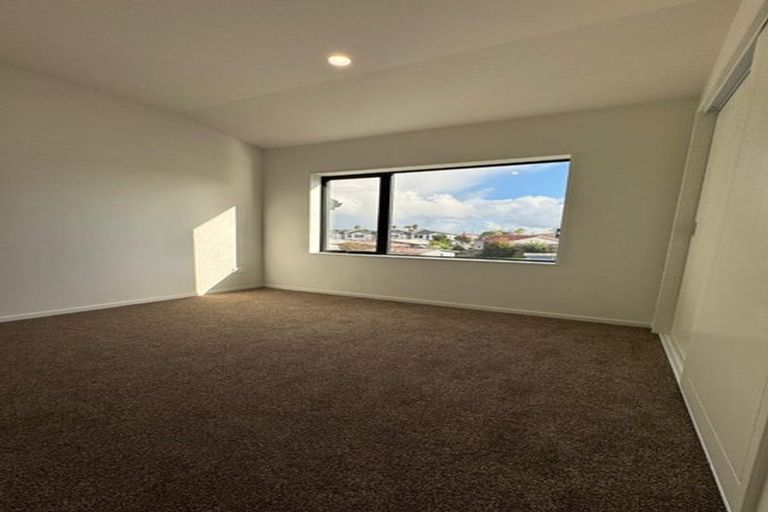 Photo of property in 73b Arimu Road, Papakura, 2110