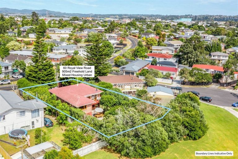 Photo of property in 60 Royal View Road, Te Atatu South, Auckland, 0610