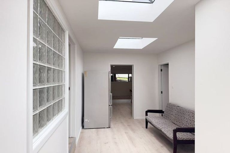 Photo of property in 5 Currey Crescent, Milford, Auckland, 0620