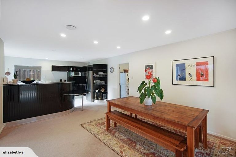 Photo of property in 2/7 Camden Place, Papatoetoe, Auckland, 2025