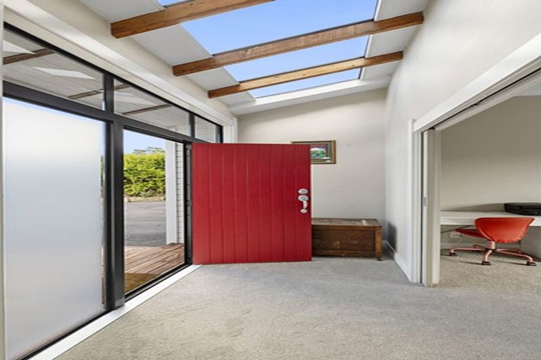 Photo of property in 376 Tukapa Street, Hurdon, New Plymouth, 4310