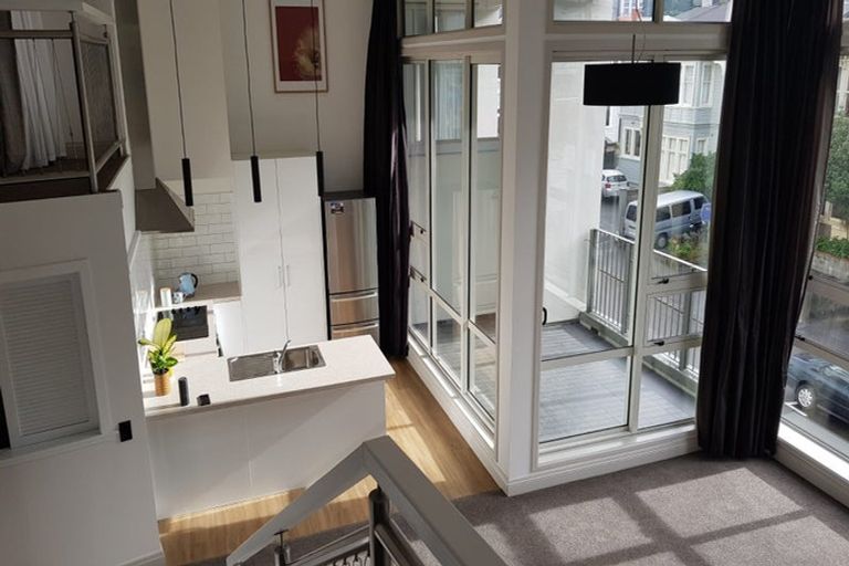 Photo of property in Stadium Garden Flats, 107/107 Thorndon Quay, Pipitea, Wellington, 6011