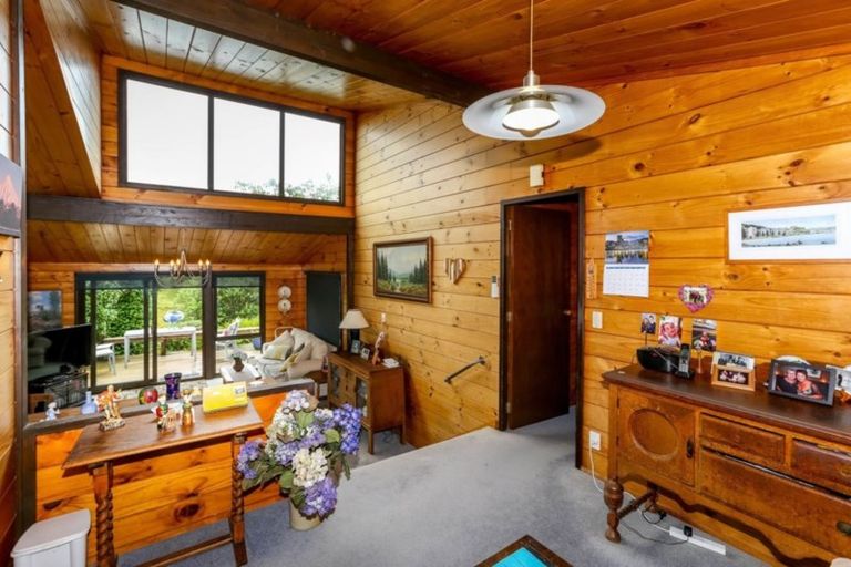 Photo of property in 18 Saint Ives Grove, Whalers Gate, New Plymouth, 4310