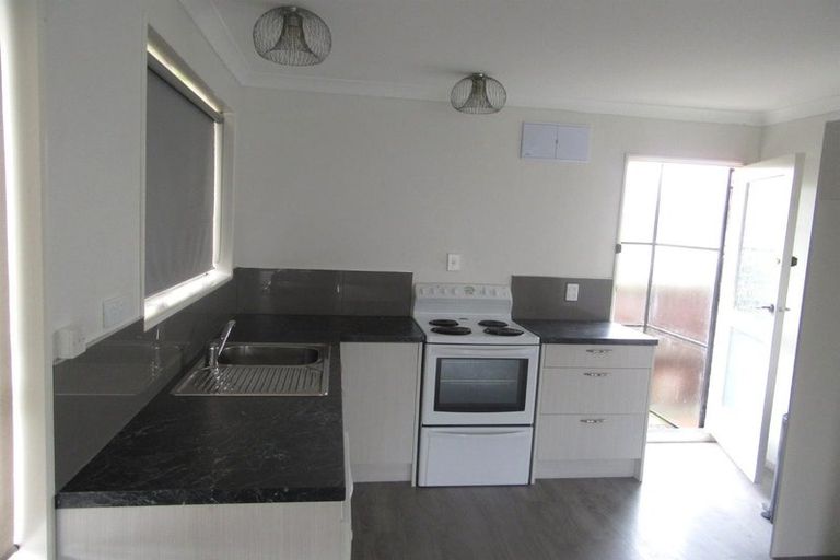 Photo of property in 21 Salford Avenue, Redwood, Christchurch, 8051