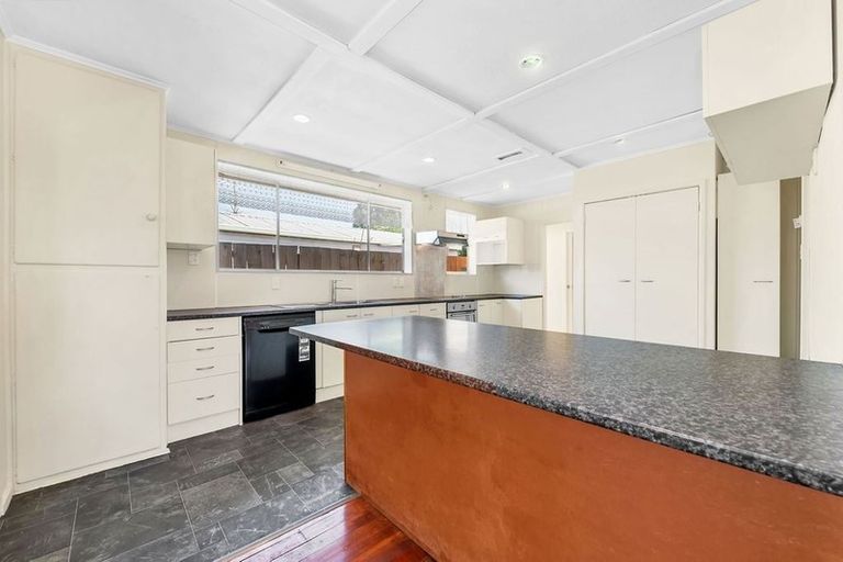 Photo of property in 34 Landon Avenue, Mangere East, Auckland, 2024