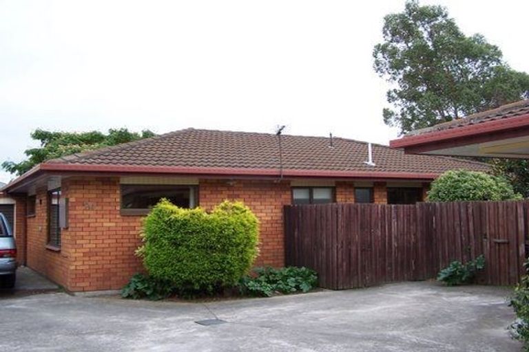 Photo of property in 24 Sawtell Place, Northcote, Christchurch, 8052
